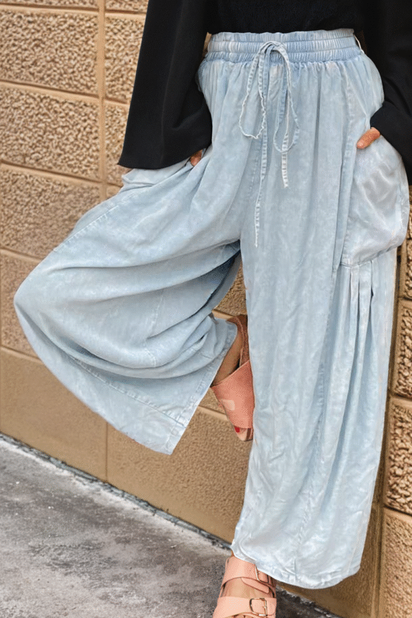 Beau Blue Light Wash Side Pockets Elastic High Waist Wide Leg Oversized Jeans - Image 3
